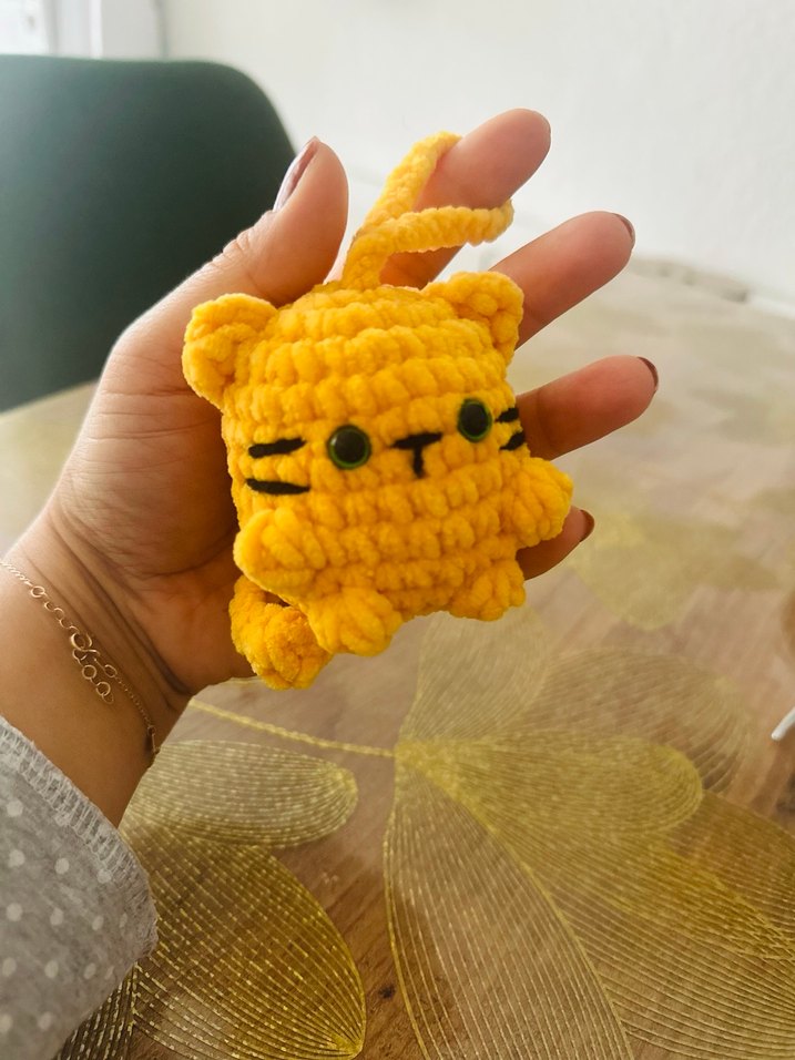 Sarı Örgü Kedi Oyuncağı - Görsel 4