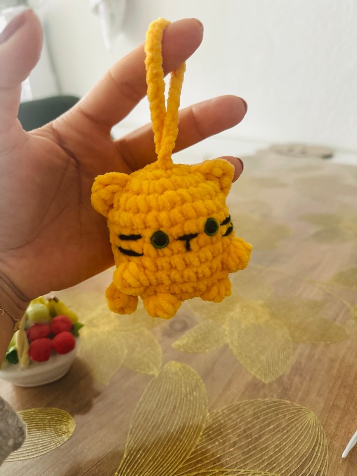 Sarı Örgü Kedi Oyuncağı - Görsel 3
