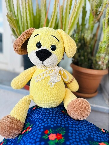 Amigurumi sarı oyuncak köpek