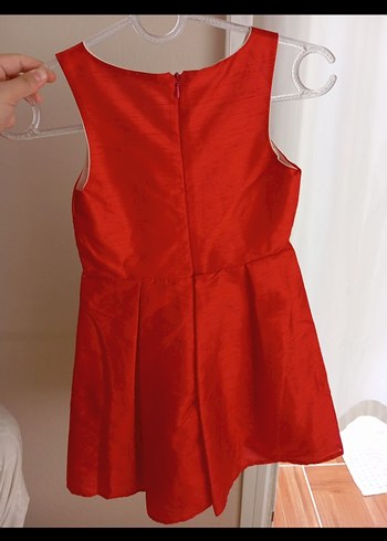 Kırmızı Parlak Kolsuz Kız Çocuk Elbisesi - Görsel 2