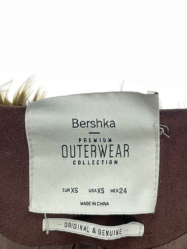 xs Beden çeşitli Renk Bershka Yelek %70 İndirimli.