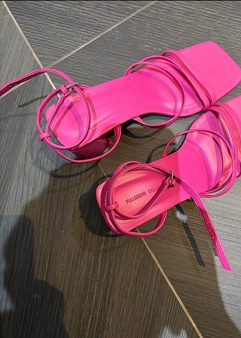 37 Beden Pull & Bear Pembe Sandalet