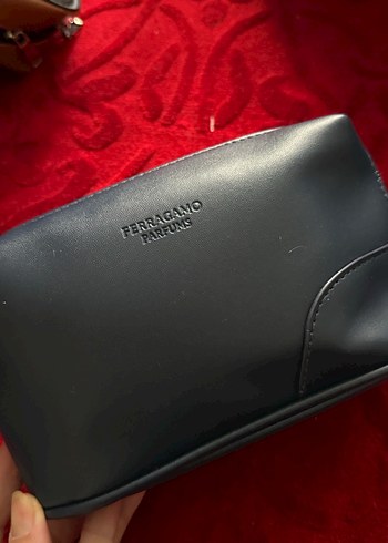 Salvatore Ferragamo Ferragamo Lacivert Deri Makyaj Cantasi