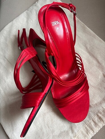 Zara zara topuklu saten sandalet