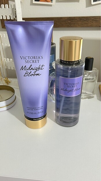 Victoria's Secret Midnight Bloom Vücut spreyi ve Vücut Losyonu