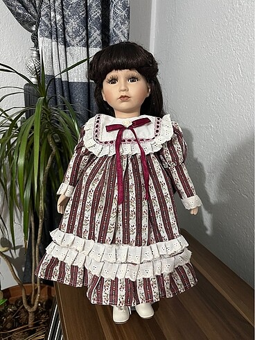 Beden Leonardo koleksiyonu ANNABELLE porselen bebek