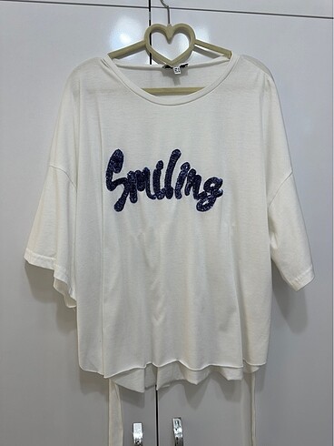 l Beden Twist tshirt