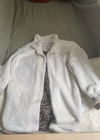 Beyaz Peluş Detaylı Midi Kadın Kaban - Görsel 2