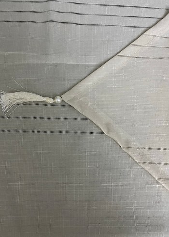 Nakışlı Masa Örtüsü - Görsel 2