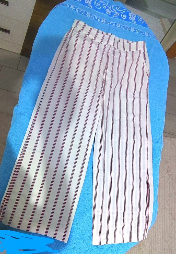 Beyaz Çizgili  Midi Kadın Pantolon - Görsel 2