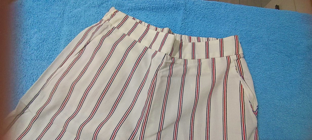 Beyaz Çizgili  Midi Kadın Pantolon - Görsel 5