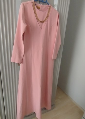 Zincir Detaylı Pembe Uzun V Yakalı Elbise - Görsel 4