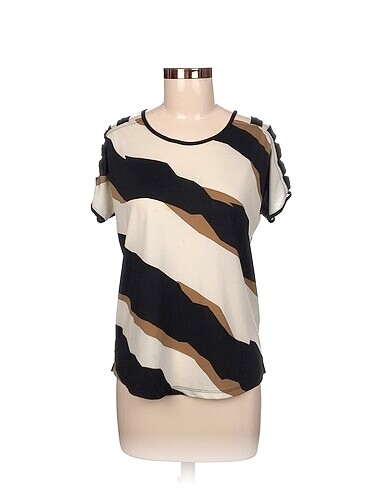 Diğer T-shirt %70 İndirimli.