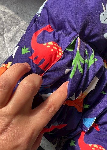 Renkli Desenli Kapüşonlu Erkek Çocuk Mont - Görsel 2