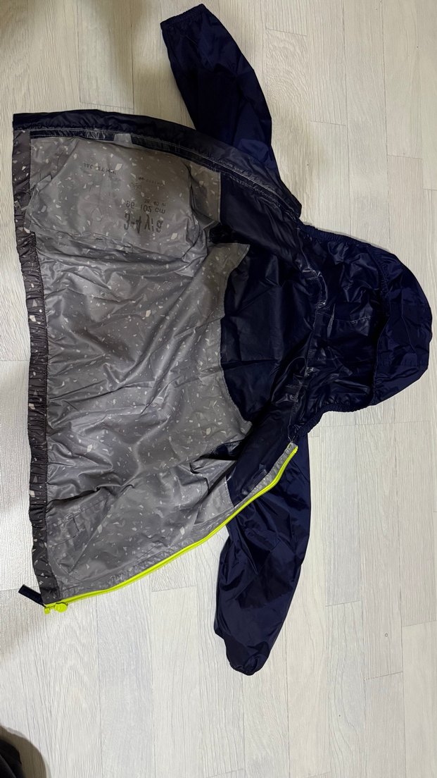 Decathlon yağmurluk - Görsel 2