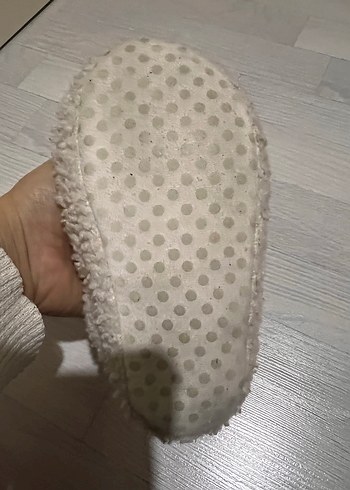 Kız Çocuk Beyaz Peluş Nakışlı Ev Terliği - Görsel 4