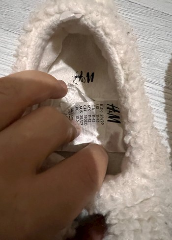 Kız Çocuk Beyaz Peluş Nakışlı Ev Terliği - Görsel 2