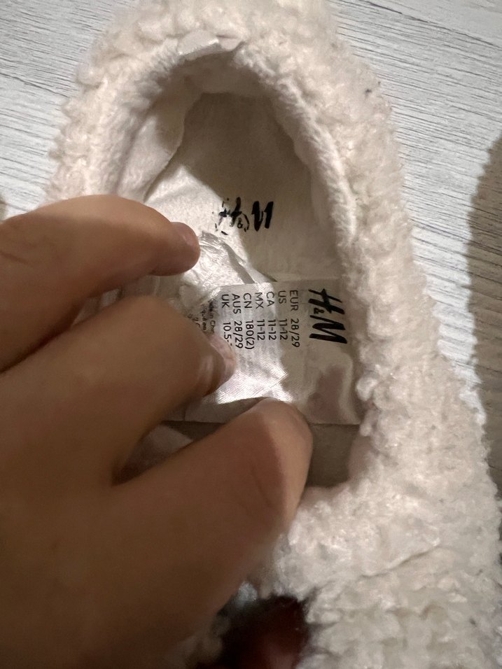 Kız Çocuk Beyaz Peluş Nakışlı Ev Terliği - Görsel 2