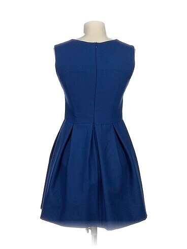 38 Beden PreLoved Kısa Elbise %70 İndirimli.
