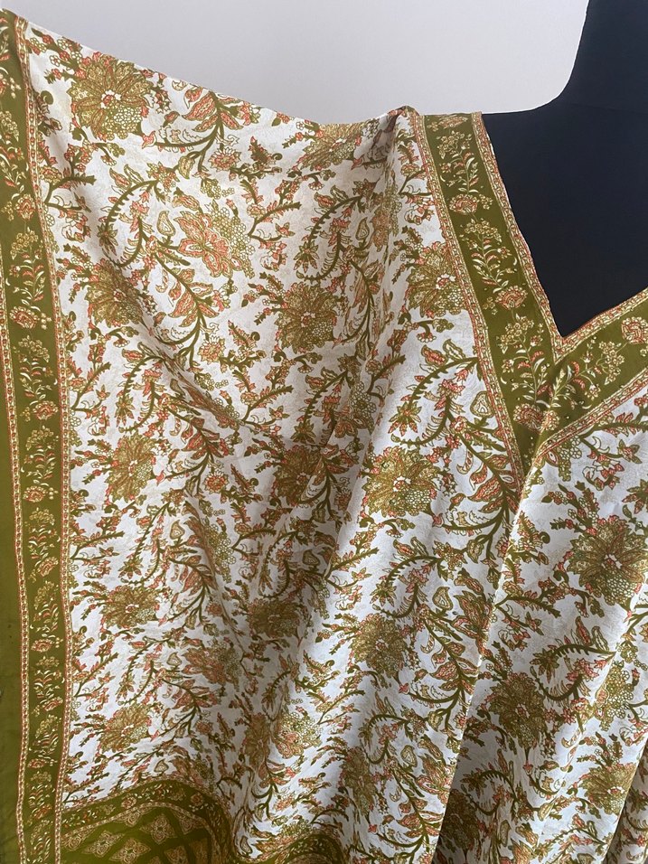 Şal desenli V yaka pareo - Görsel 2