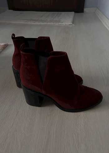 Stradivarius STRADİVARİUS Bordo Süet Tokalı Kadın Topuklu Bot