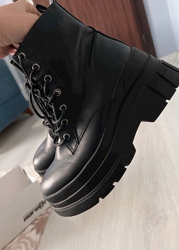 Bershka BERSHKA Siyah deri Platform Bot