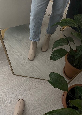 Bej Topuklu Minimalist Kadın Bot