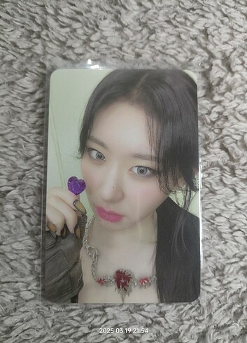 Itzy born to be Chaeryeong standard ver.