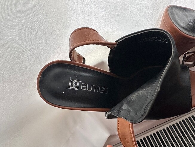 Butigo Butigo marka topuklu ayakkabı