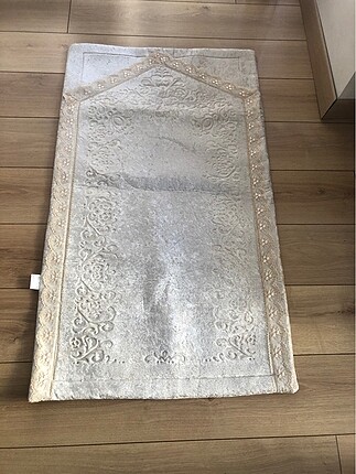 Yeni Güpürlü Seccade