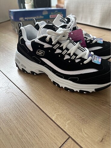Skechers D?Lites Skechers Siyah Beyaz