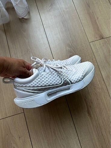 Beyaz Nike Spor Ayakkabi