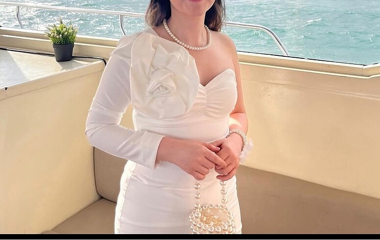 Beyaz elbise