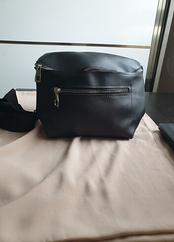  Beden siyah Renk Çapraz bel çantası