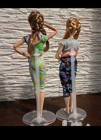 Barbie 11 adet barbie standı