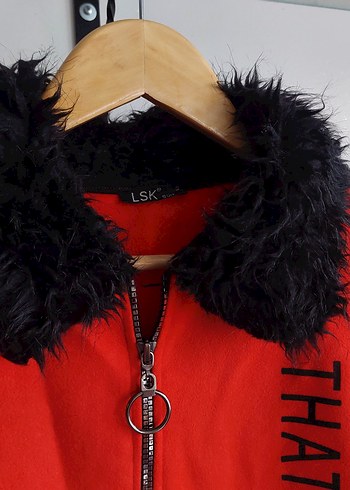 Kürk Detaylı Kırmızı Midi Street Wear Ceket - Görsel 2