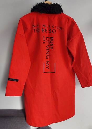 Kürk Detaylı Kırmızı Midi Street Wear Ceket - Görsel 4