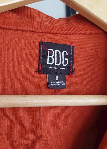 Kısa Kollu Kemerli Kırmızı Süet Tulum - Görsel 4