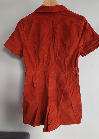 Kısa Kollu Kemerli Kırmızı Süet Tulum - Görsel 3