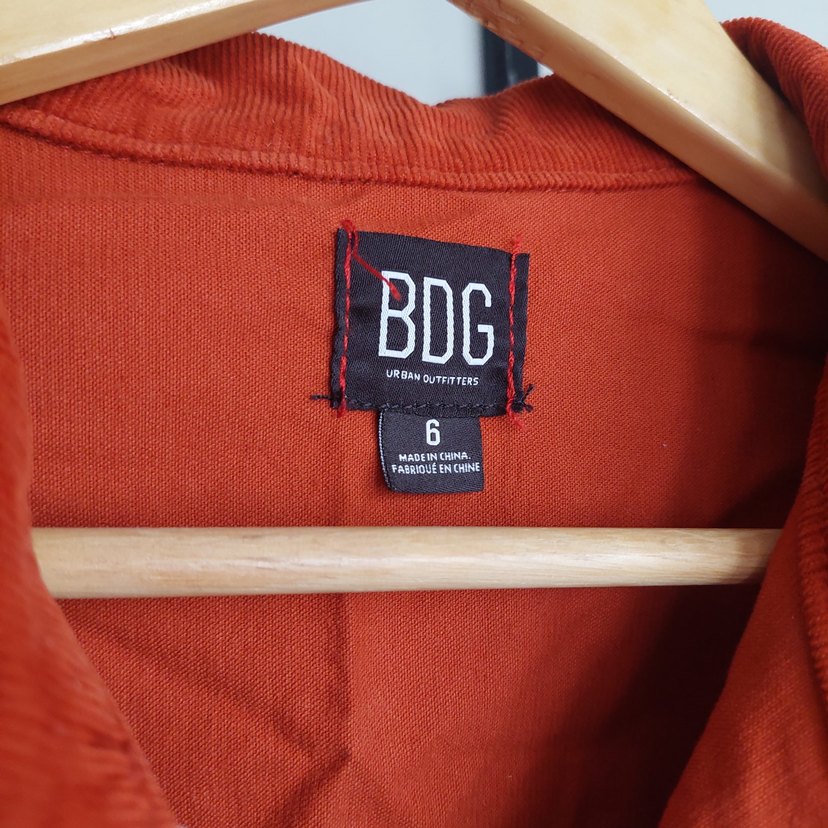 Kısa Kollu Kemerli Kırmızı Süet Tulum - Görsel 4