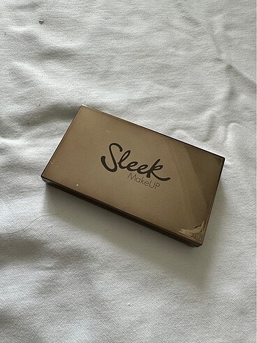 Sleek highlighter paleti
