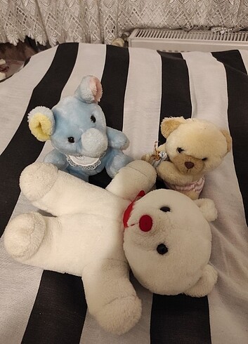 3 tane peluş 