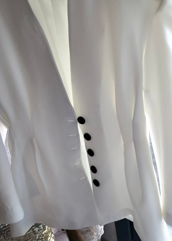 Düğmeli Beyaz Mini Kadın Blazer - Görsel 11