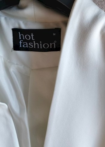 Düğmeli Beyaz Mini Kadın Blazer - Görsel 3