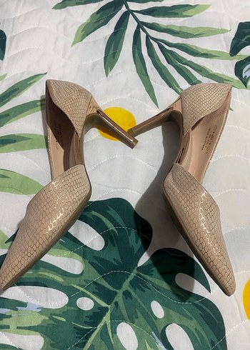 39 Beden Bej Yılan Desenli Topuklu Stiletto