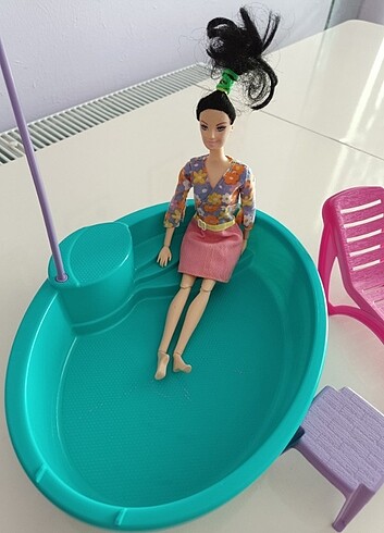 Beden Renk Barbie chelsea havuzu