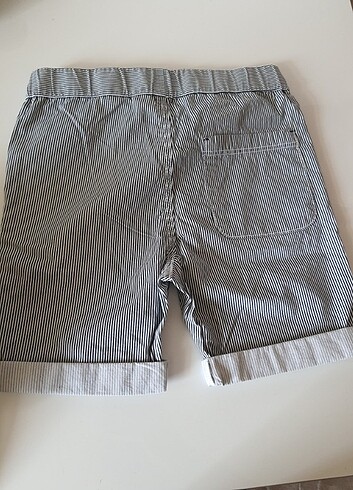 5 Yaş Beden çeşitli Renk H&M şort orijinal sıfır, hiç giyilmedi.5/6 yaş