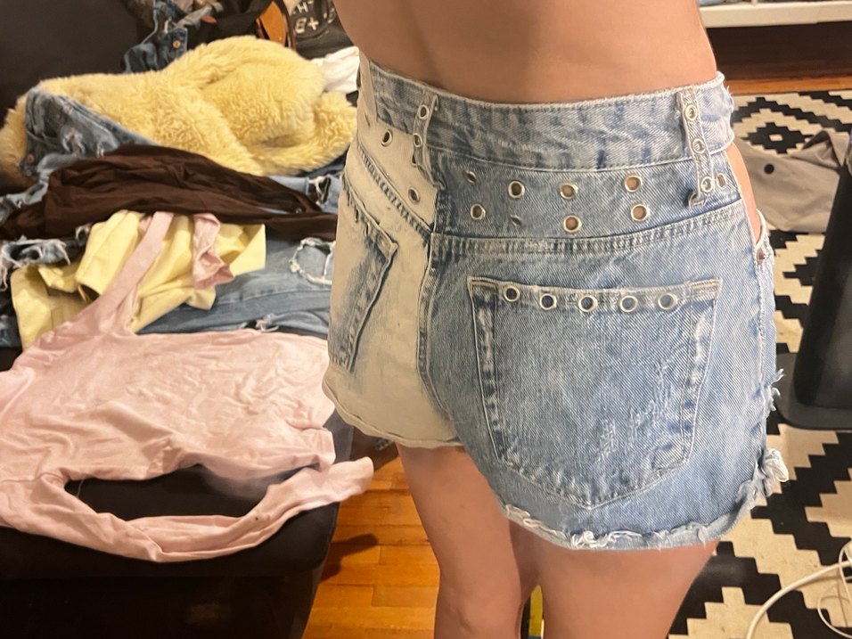 Kadın Mavi Batik Desenli Mini Kot Şort - Görsel 2