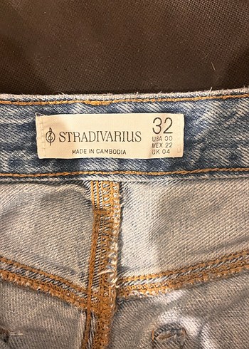 Yırtık Detaylı Midi Kot Şort - Görsel 3