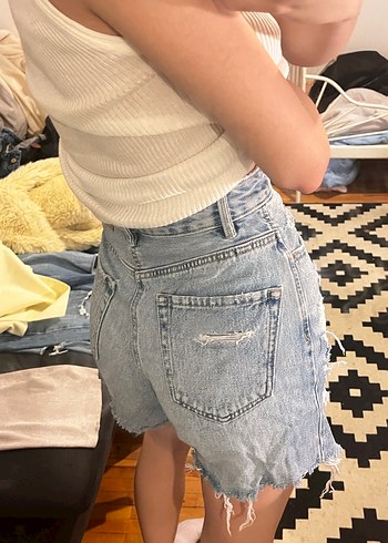 Yırtık Detaylı Midi Kot Şort - Görsel 2